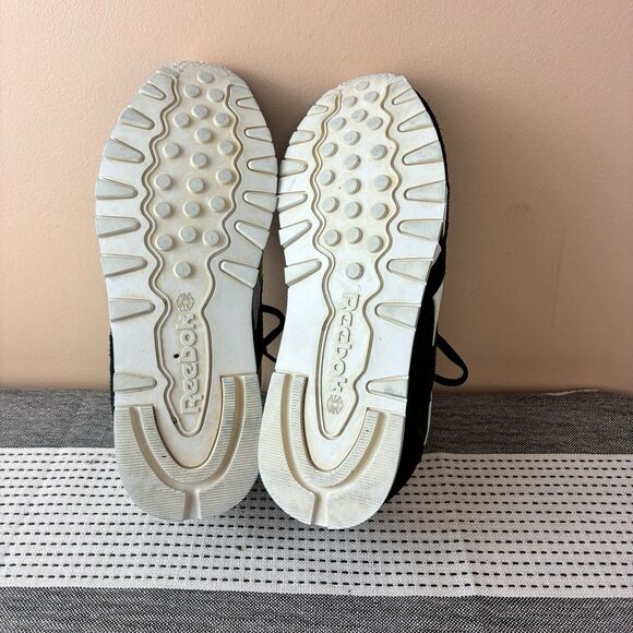 Reebok Classic Women's Sneakers Size US 7 Black White Athletic Shoes - Picture 6 of 7